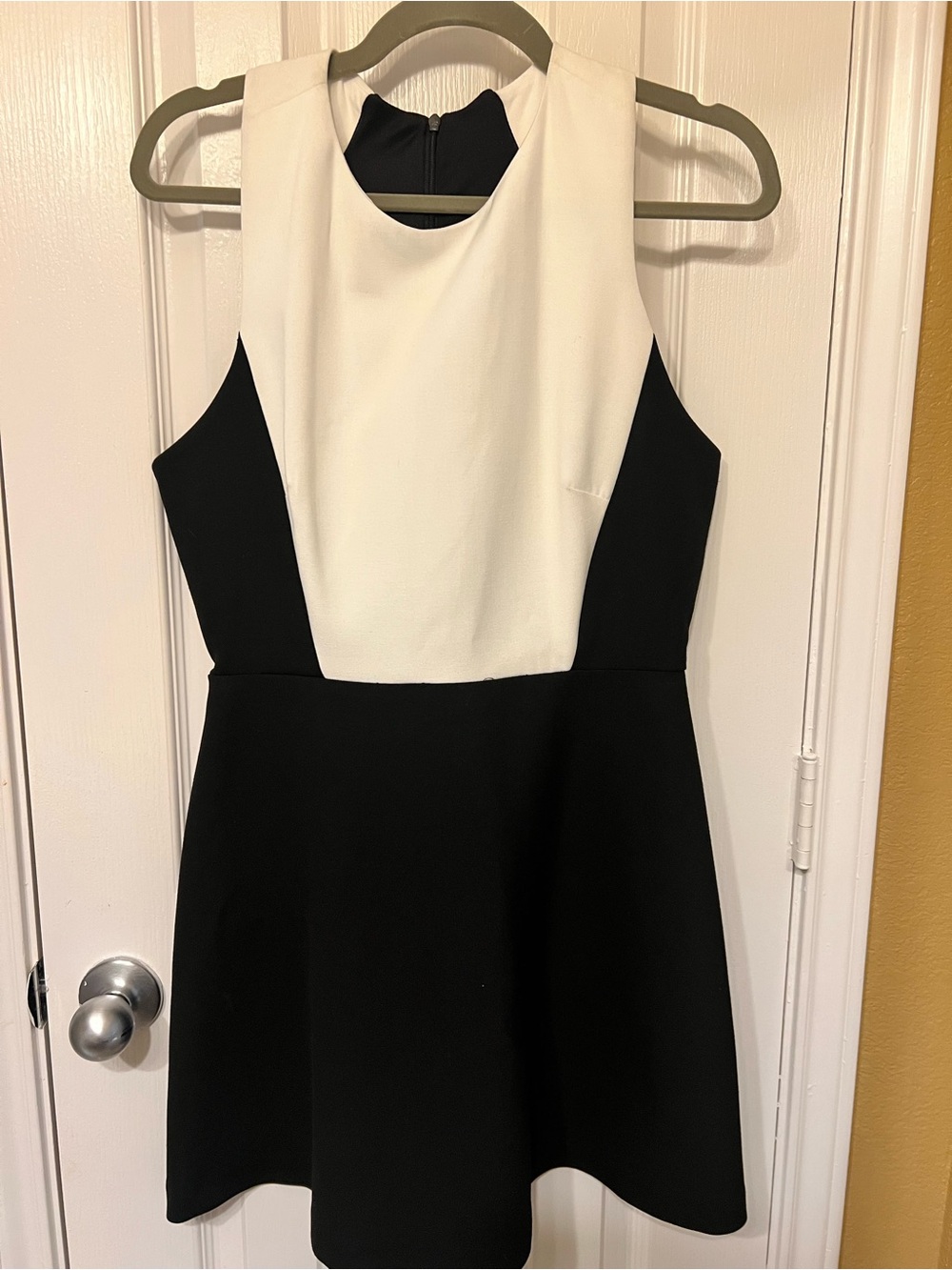 Zara Sleeveless Black & White A-Line Dress, Size L